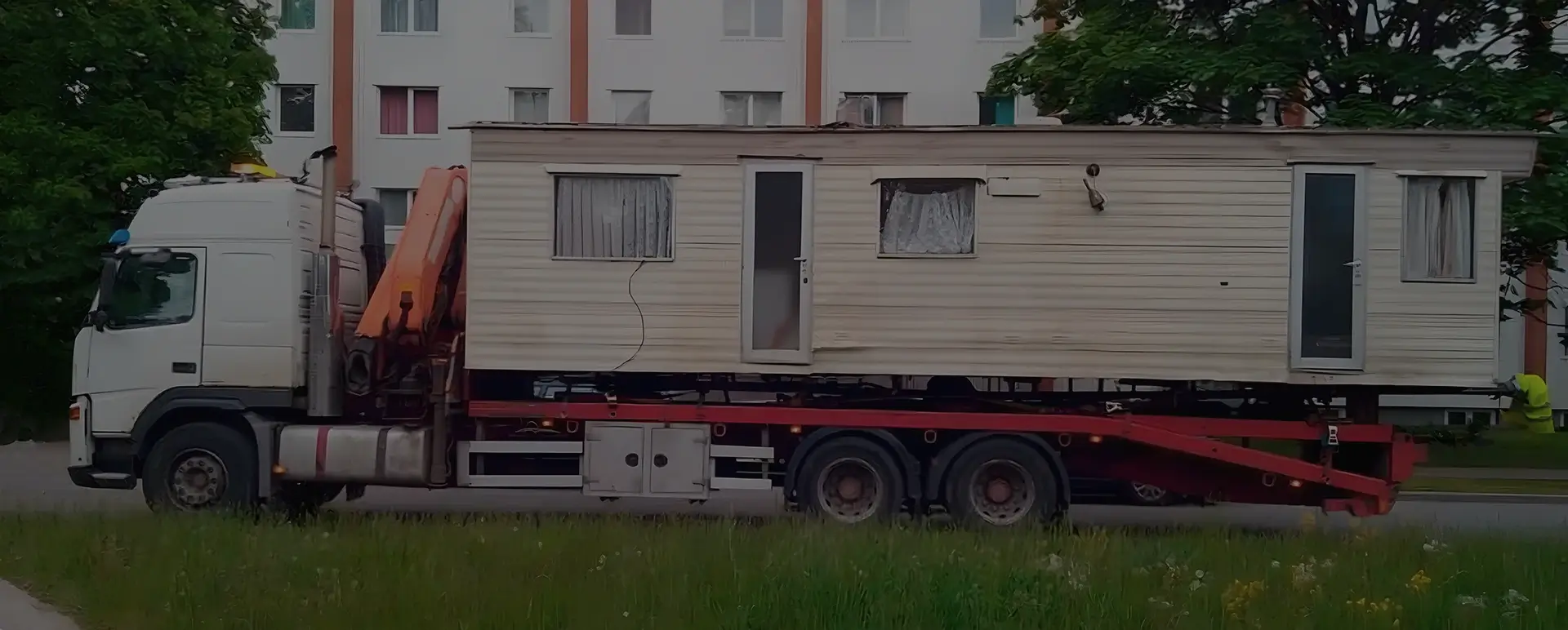 Получить онлайн цены на доставку низким тралом дом вагона в селе Владимиро-Александровское (Дальневосточный округ - Приморский край - Приморье) на сайте самостоятельно